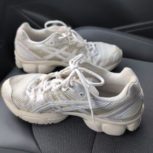 Jessica Gonsalves x ASICS Gel-Nimbus 9 in 'Cream/White' M 9 W 7.5